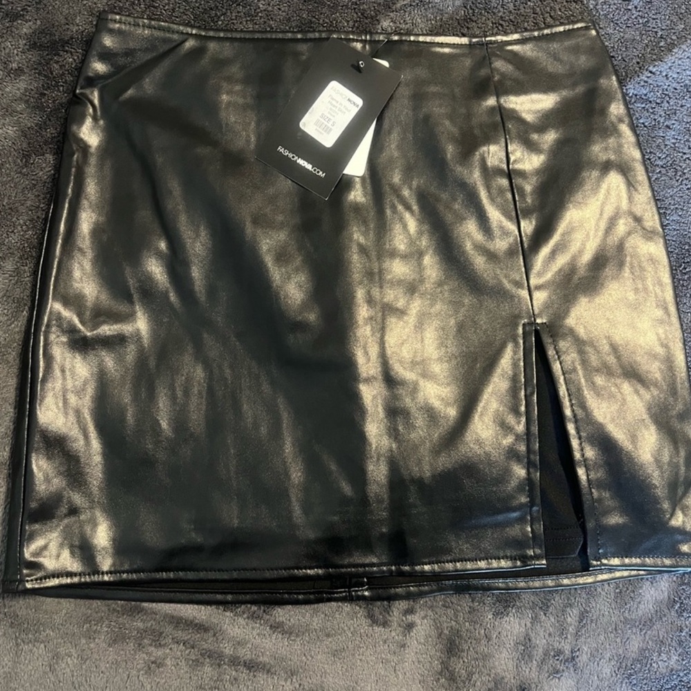 NWT Mini Skirt Fashion Nova - S